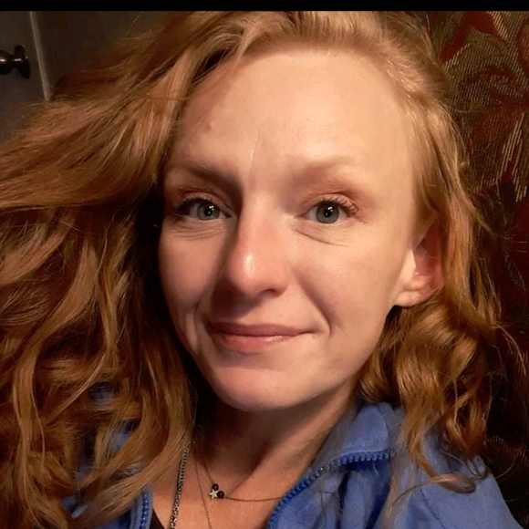 Meet your Posher, Julie - Picture 2 of 2